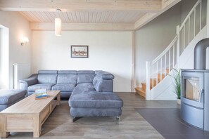 Comfort-hus - 3 soveværelser | Stue | Pejs, dvd-afspiller