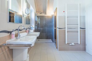 Bathtub, hair dryer