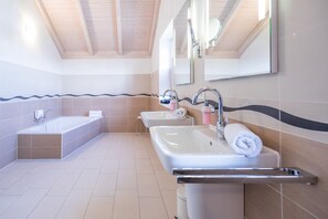 Bathtub, hair dryer