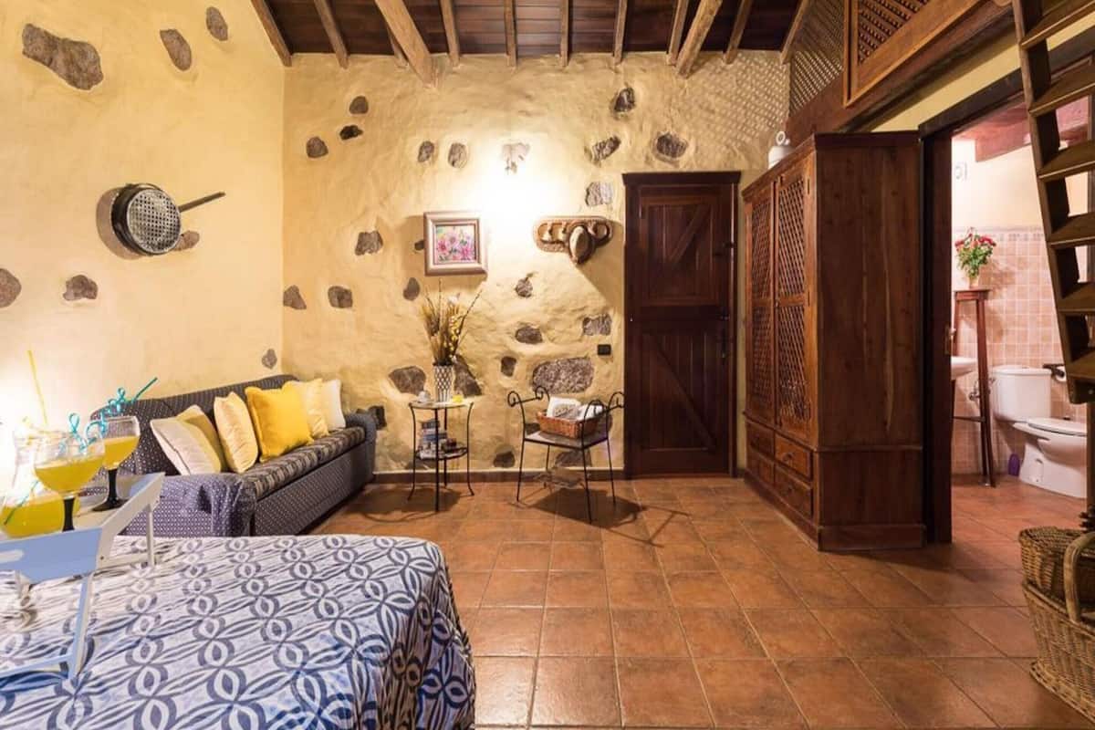 Comfort House, 2 Bedrooms | 2 bedrooms, individually furnished