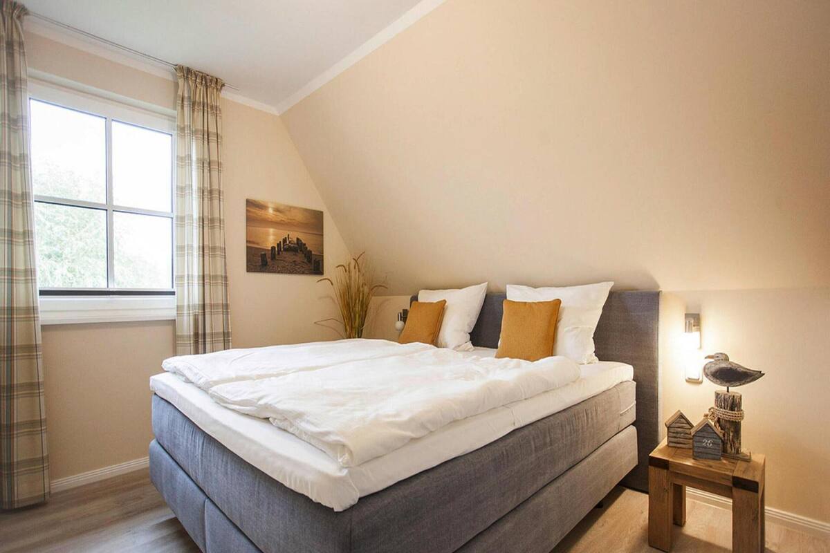 4 bedrooms, individually furnished, iron/ironing board