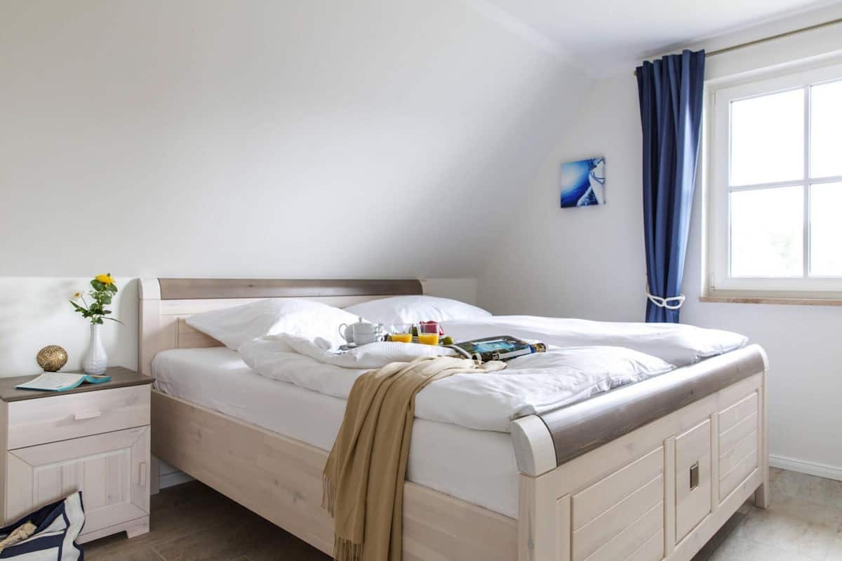 Comfort House, 2 Bedrooms | 4 bedrooms, individually furnished, iron/ironing board