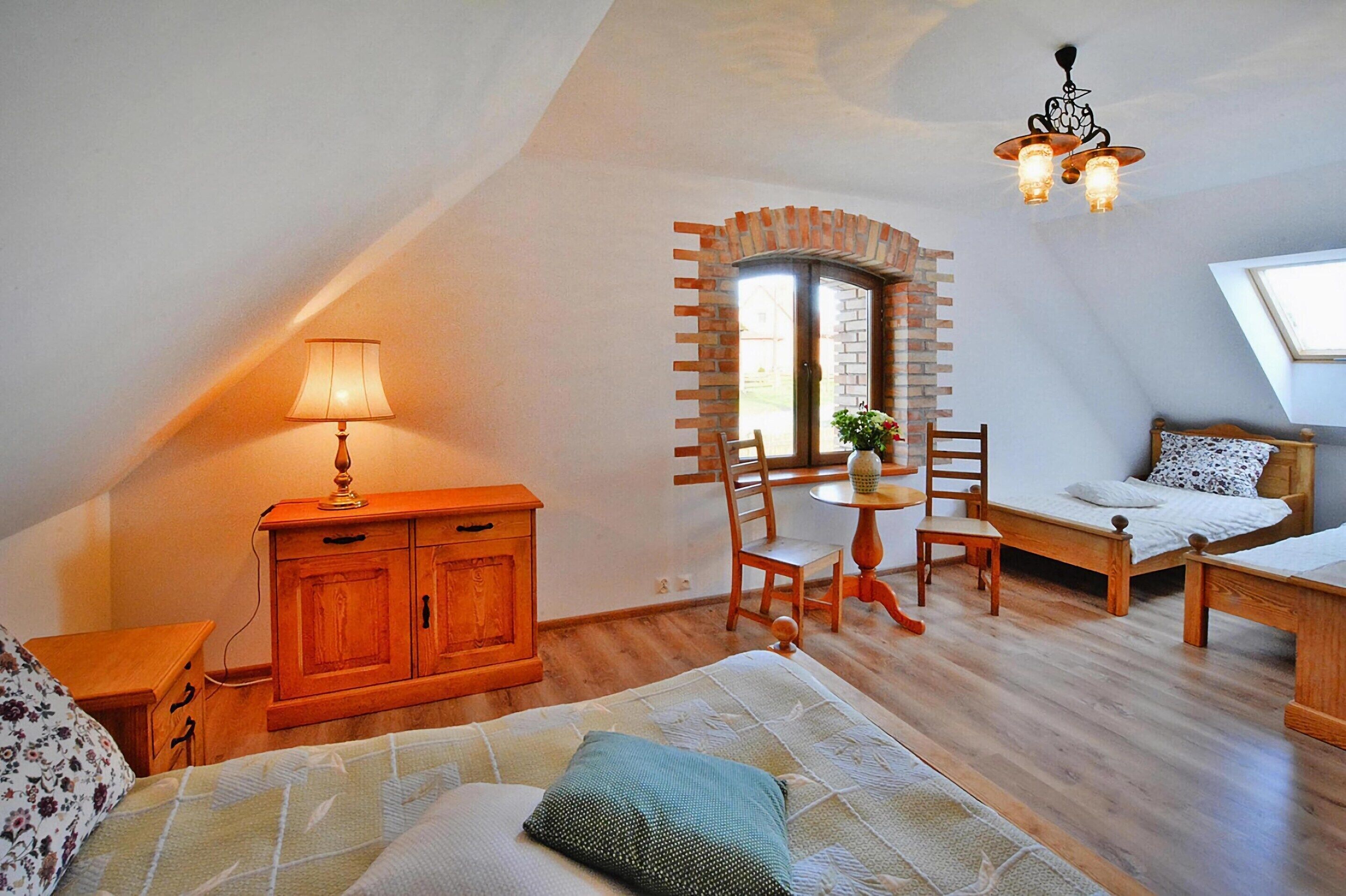 10 chambres, ameublement personnalisé, draps fournis