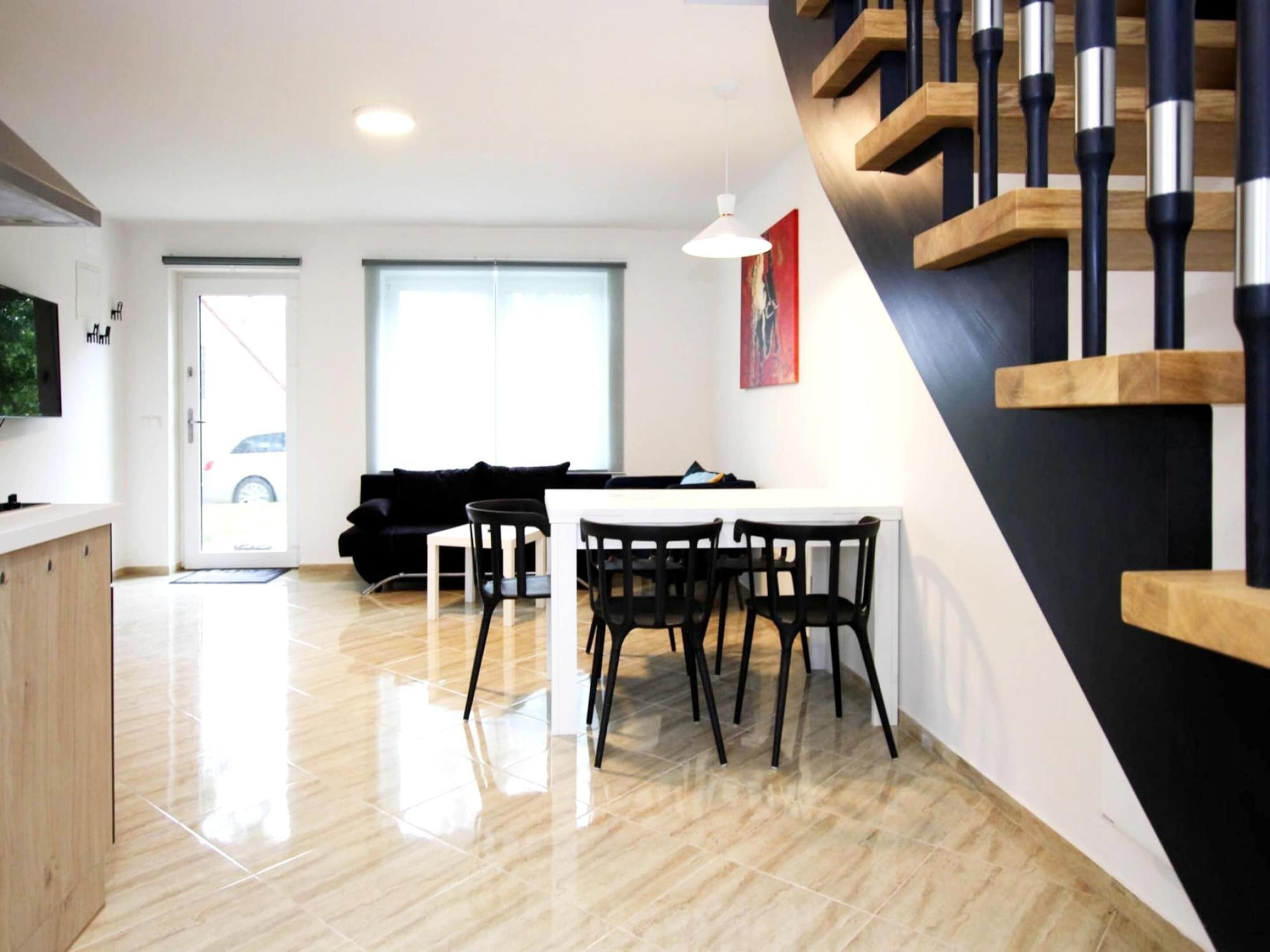 Classic House, 3 Bedrooms | Living room