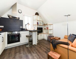 Comfort-Apartment, 1 Schlafzimmer | Wohnzimmer | DVD-Player