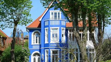 Apartamento luxo, 2 quartos | Fachada