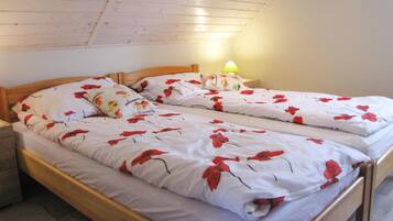 Classic Apartment, 2 Bedrooms | 4 bedrooms, individually furnished, bed sheets