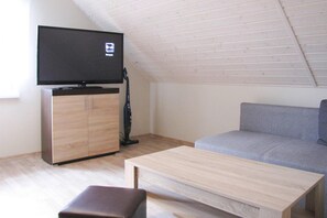 4 bedrooms, individually furnished, bed sheets