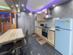 電冰箱、微波爐、烤箱、咖啡機/沖茶器