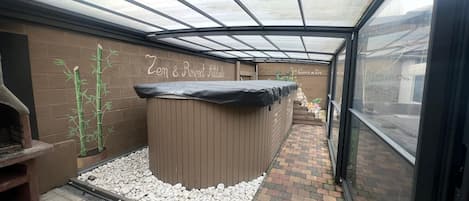 Maison Classique, 4 chambres | Soin spa