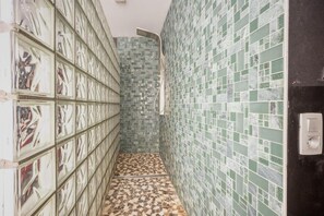 Bathroom | Shower - Magnificent Holiday Home in Verviers With Sauna (Verviers)