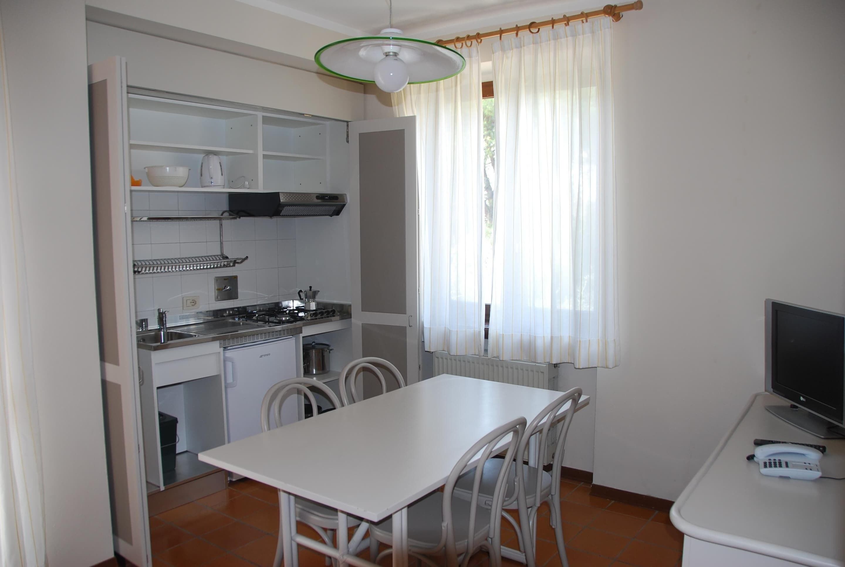 Appartement Confort, 3 chambres | Cuisine privée | Réfrigérateur, four à micro-ondes