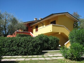 Apartamento clássico, 3 quartos | Fachada