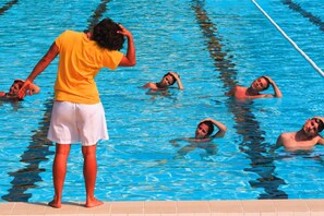 Klassiek appartement, 3 slaapkamers | Zwembad | Een binnenzwembad en een buitenzwembad