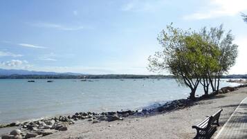 Classic Mobile Home, 3 Bedrooms | Water view