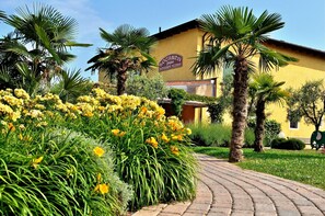 Apartamento Confort, 2 habitaciones | Jardines del alojamiento
