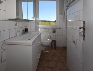Deluxe House, 3 Bedrooms | Bathroom | Shower
