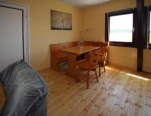 Deluxe House, 3 Bedrooms | Dining - Holiday House at the Vilzsee, Mirow (Mirow)
