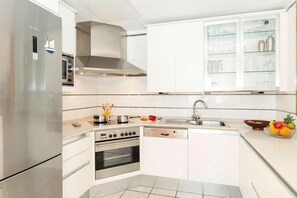 Fridge, microwave, oven, dishwasher - Cottage, Pasito Blanco (San Bartolomé de Tirajana)