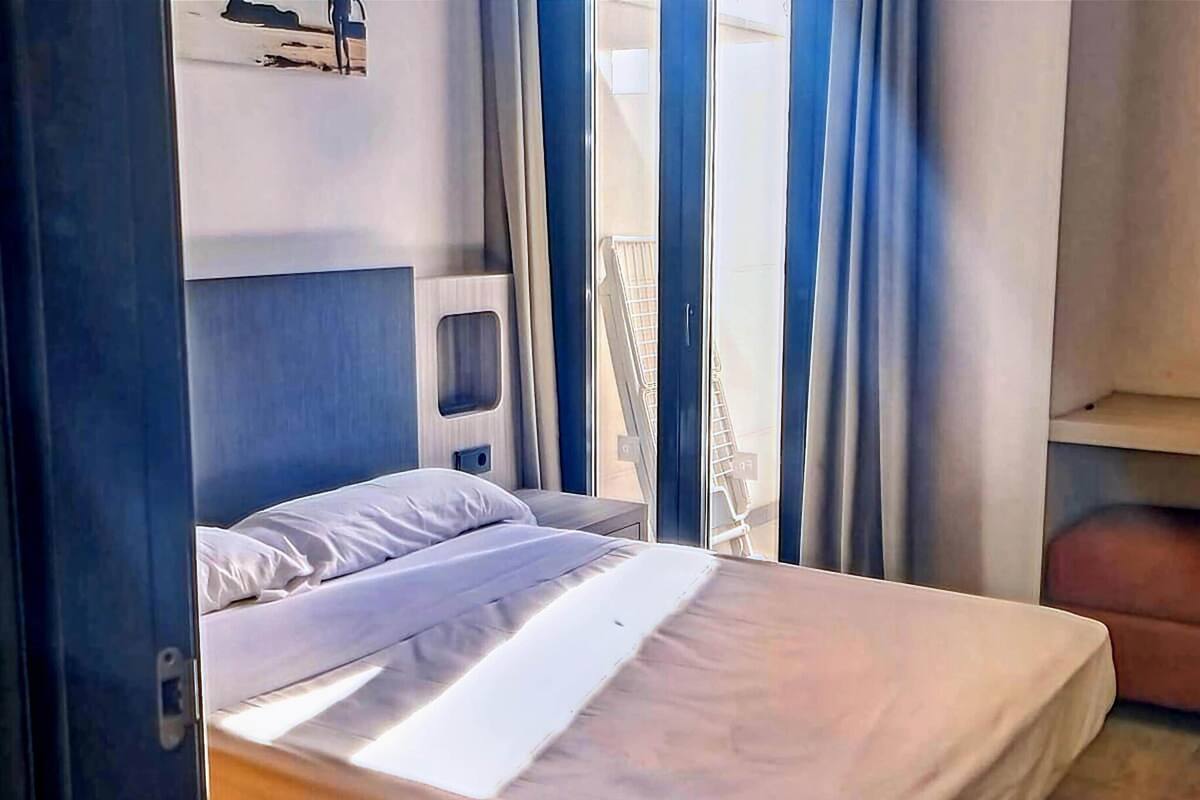 Classic Apartment, 2 Bedrooms | 4 bedrooms, bed sheets