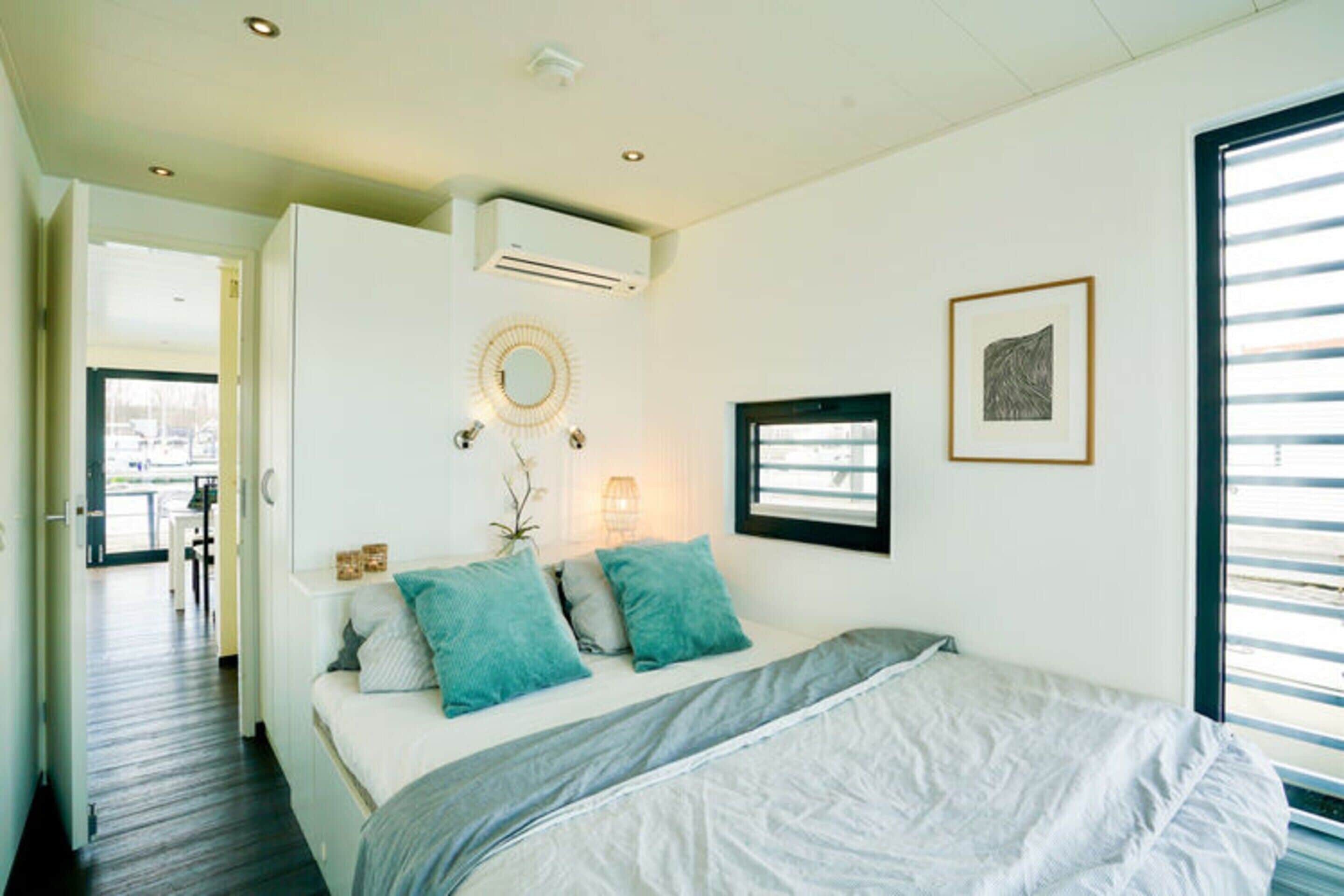 Classic Mobile Home, 3 Bedrooms | 4 bedrooms, individually furnished