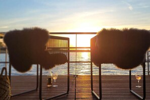 Mobile Comfort-Unterkunft, 2 Schlafzimmer | Blick auf das Wasser