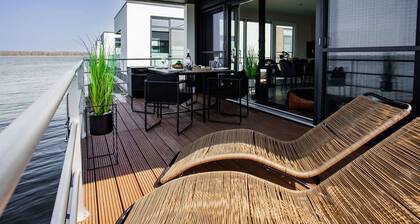 Houseboat in Ribnitz-damgarten