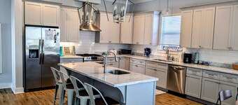 *Tegarden Cottage at Gulfport Beach* Walk/Beach