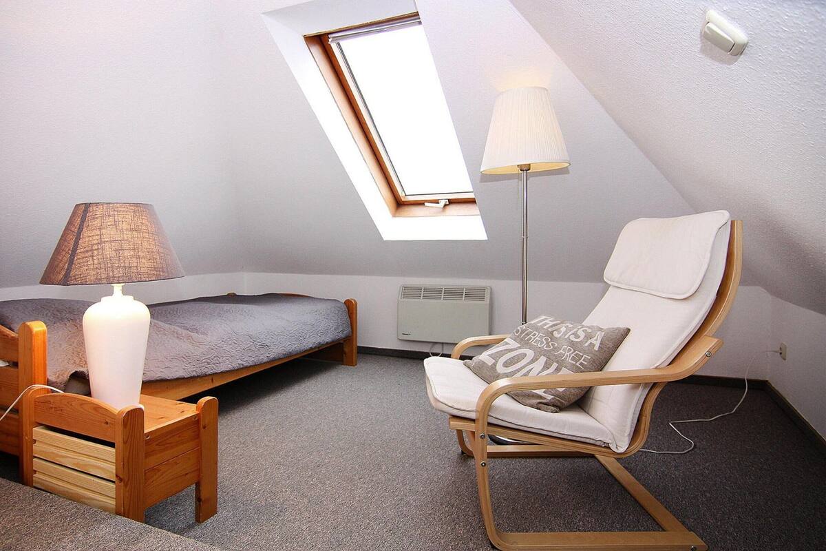 Romantic Apartment, 4 Bedrooms | 16 bedrooms, individually furnished, iron/ironing board