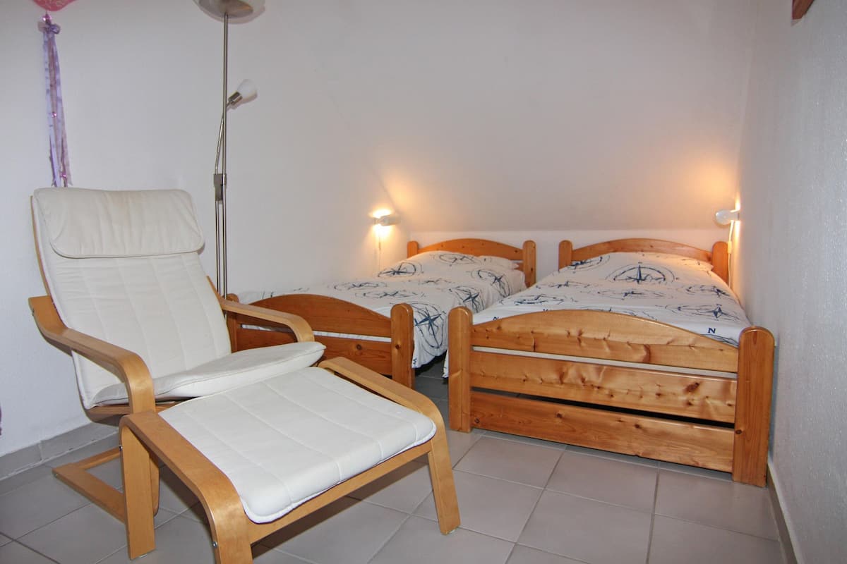 16 bedrooms, iron/ironing board, individually furnished