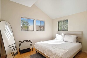 2 chambres, fer et planche à repasser, lit parapluie, Wi-Fi