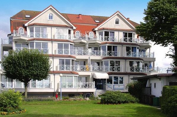 Classic Apartment, 2 Bedrooms | Exterior - Apartments Panorama With sea View Directly at the Beach Promenade of Laboe (Laboe)