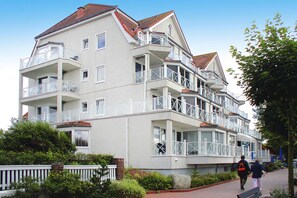 Comfort Apartment, 3 Bedrooms | Exterior - Apartments Panorama With sea View Directly at the Beach Promenade of Laboe (Laboe)