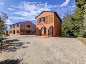 Classic Apartment, 2 Bedrooms | Exterior - Belvilla by OYO Casanova Dependance (Gambassi Terme)