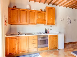 Comfort Apartment, 1 Bedroom | Private kitchen | Fridge, oven, coffee/tea maker, highchair - Belvilla by OYO Casanova Dependance (Gambassi Terme)