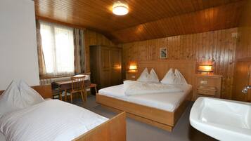 Comfort House, 6 Bedrooms | 18 bilik tidur, dilengkapkan perabot secara berasingan, cadar katil