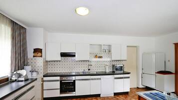 Rumah Klasik, beberapa kamar | Dapur pribadi | Lemari es, oven, mesin pencuci piring, dan mesin pembuat kopi/teh