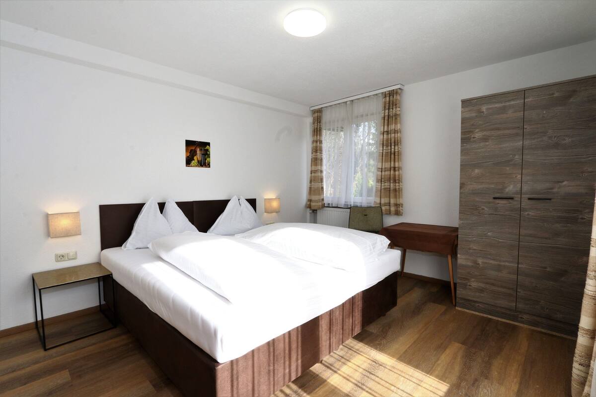 Comfort House, 6 Bedrooms | 18 bedrooms, individually furnished, bed sheets