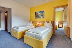 Classic House, 4 Bedrooms - Cosy Apartment in Fugen (Fuegen)