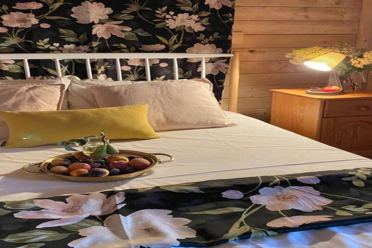 3 bedrooms, individually furnished, bed sheets