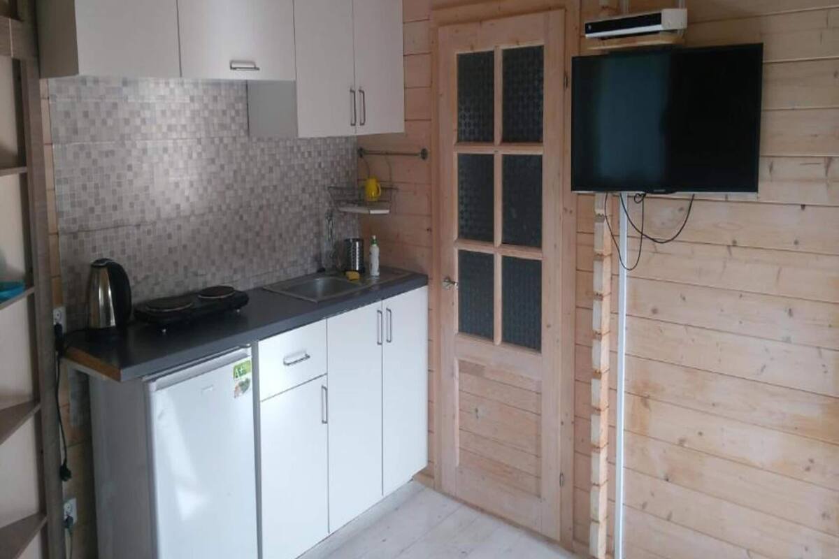 Comfort House, 3 Bedrooms | Private kitchen | Fridge, electric kettle, highchair
