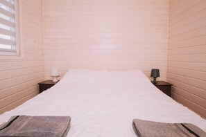 4 bedrooms, individually furnished, iron/ironing board, bed sheets