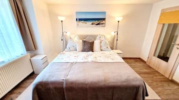 Classic Apartment, 2 Bedrooms | 4 bedrooms, individually furnished, bed sheets