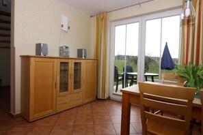 Fireplace, DVD player