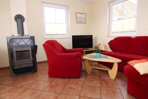 Comfort House, 3 Bedrooms | Living room