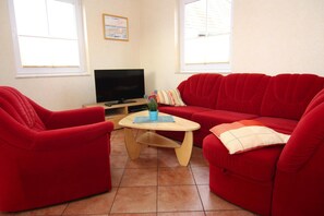 Deluxe House, 3 Bedrooms | Living room | Fireplace, DVD player - Semi-detached House, Kuehlungsborn (Kuehlungsborn)