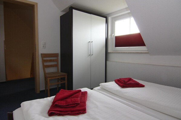 6 bedrooms, individually furnished