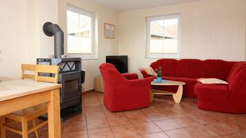 Comfort House, 3 Bedrooms | Living room