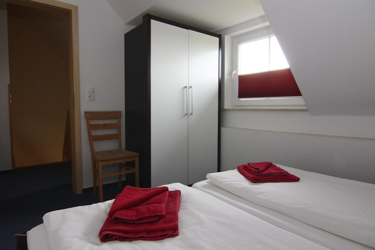 6 bedrooms, individually furnished
