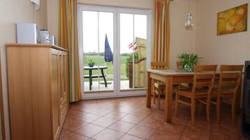 Rumah Deluks, 3 kamar tidur | Tempat makan